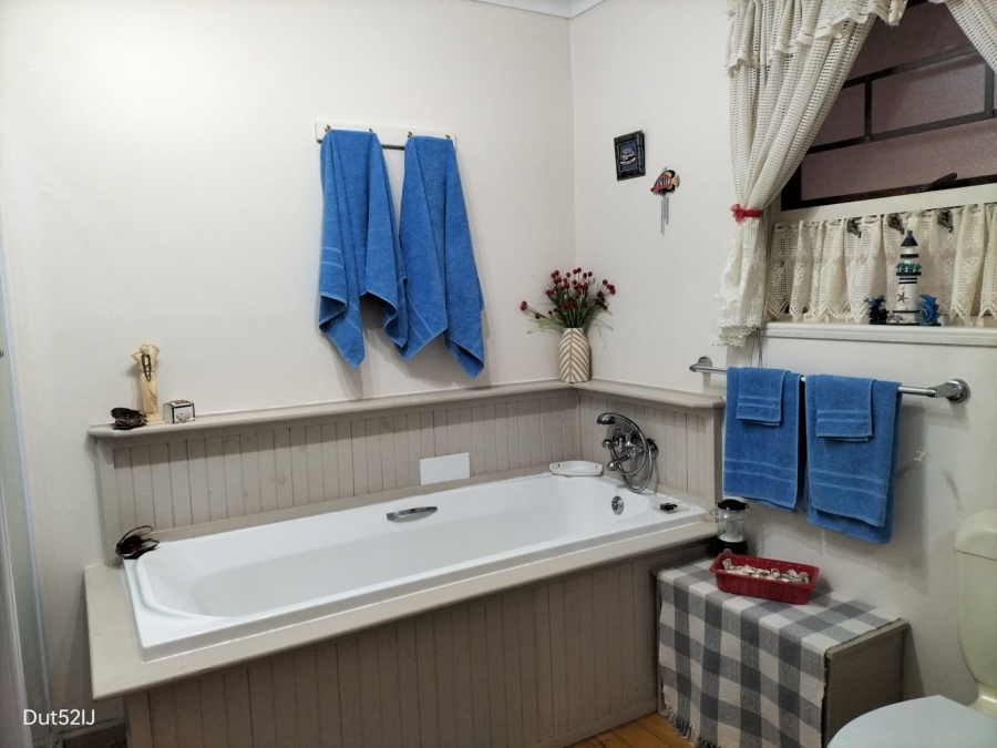 3 Bedroom Property for Sale in Fraaiuitsig Western Cape